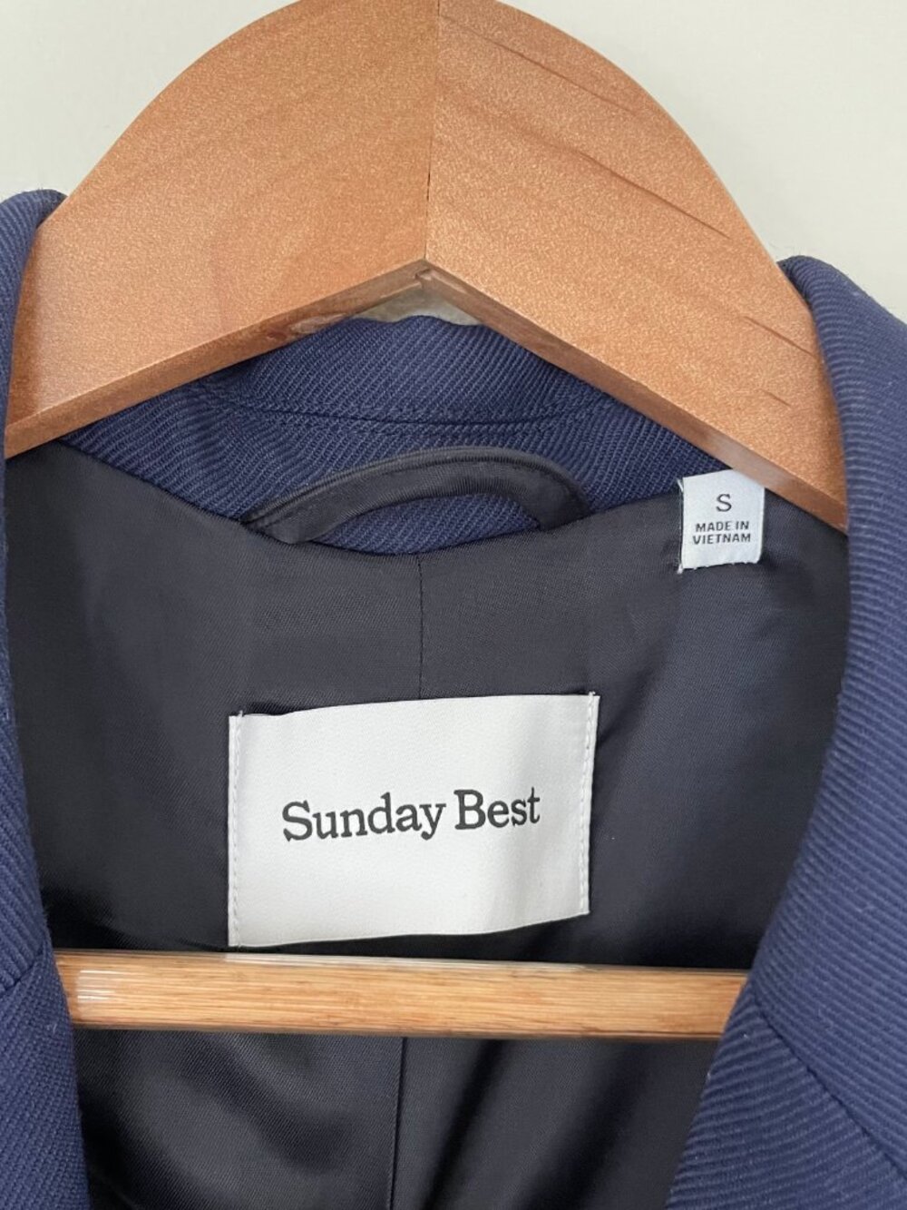 Aritzia Sunday Best Scholar Single Breasted Blazer in Navy Size Small - Picture 3 of 6